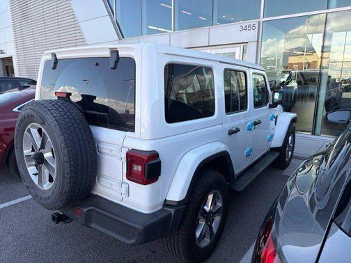 Bright White Clearcoat 2021 Jeep Wrangler Unlimited Sahara