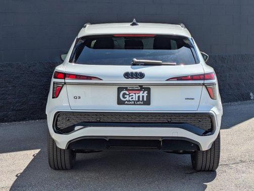 Glacier White Metallic 2026 Audi Q3 TFSI quattro S tronic