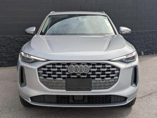 Florett Silver Metallic 2026 Audi Q5 Premium Plus TFSI quattro S tronic