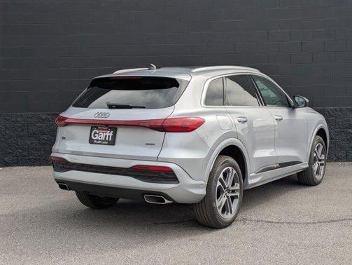 Florett Silver Metallic 2026 Audi Q5 Premium Plus TFSI quattro S tronic