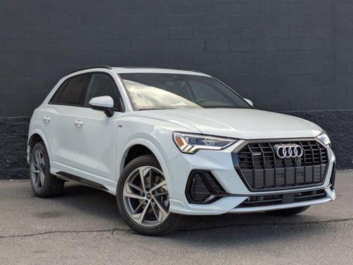 2025 Audi Q3 Premium 45 TFSI S line quattro Tiptronic