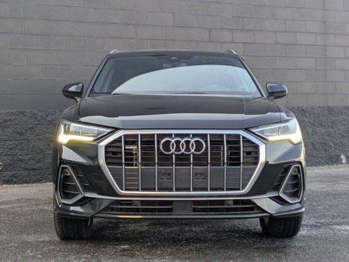 2023 Audi Q3 Premium 45 TFSI S line quattro Tiptronic