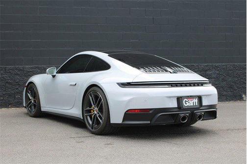 2025 Porsche 911 Carrera 4 GTS