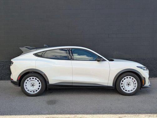 Star White Metallic Tri-Coat 2025 Ford Mustang Mach-E GT