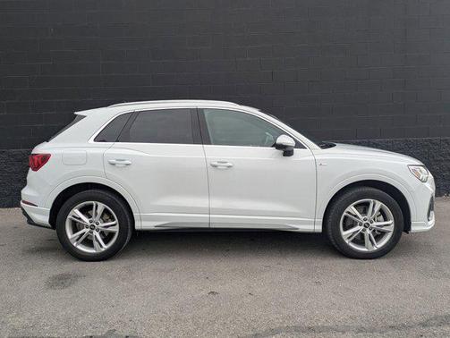 2023 Audi Q3 45 S line Premium Plus