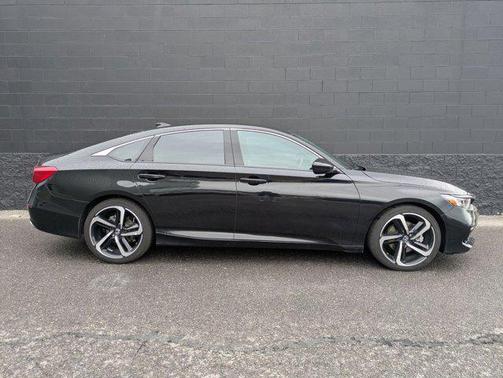 Crystal Black Pearl 2022 Honda Accord Sport 1.5T