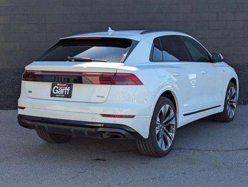 2025 Audi Q8 55 Premium Plus