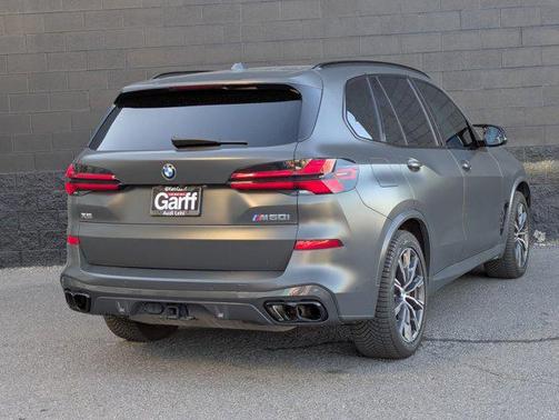 2024 BMW X5 M60i