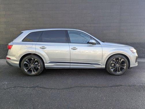 2025 Audi Q7 55 Premium Plus