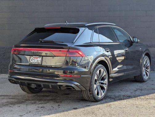 Mythos Black Metallic 2026 Audi Q8 55 Premium Plus