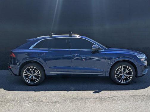 2022 Audi Q8 55 Premium Plus