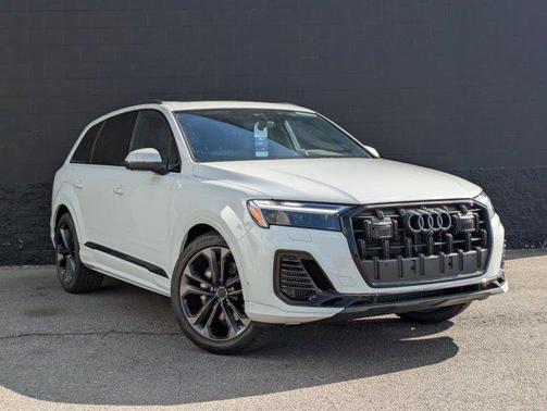 Glacier White Metallic 2026 Audi Q7 55 Premium Plus