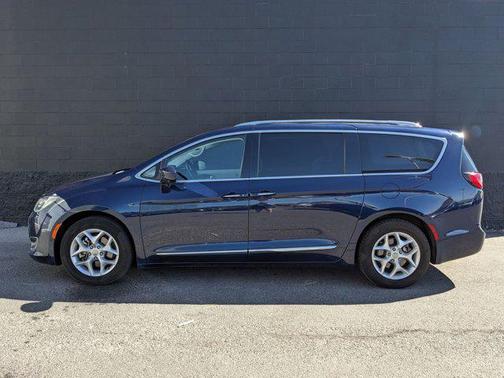2018 Chrysler Pacifica Touring-L