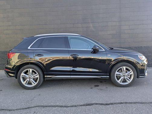 2024 Audi Q3 Premium 45 TFSI S line quattro Tiptronic