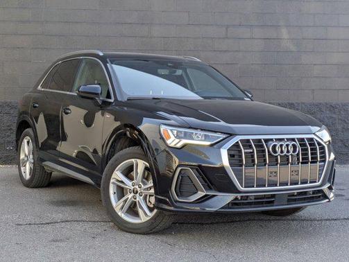 2024 Audi Q3 Premium 45 TFSI S line quattro Tiptronic