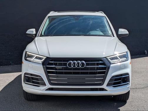 Ibis White 2020 Audi Q5 Premium Plus 55 TFSI e quattro S tronic