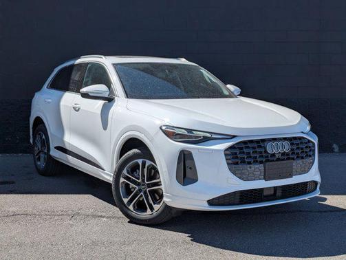 Arkona White 2026 Audi Q5 Premium TFSI quattro S tronic