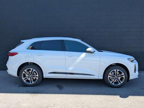 Arkona White 2026 Audi Q5 Premium TFSI quattro S tronic