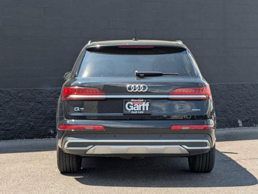 2022 Audi Q7 55 Premium