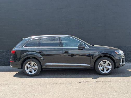 2022 Audi Q7 55 Premium