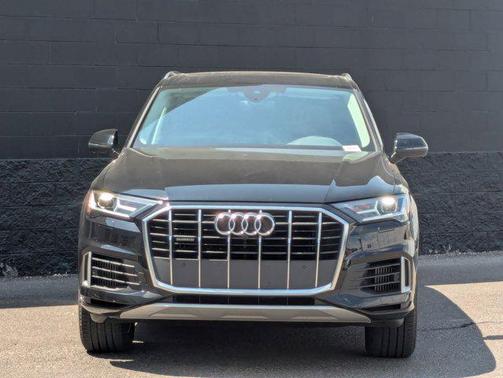 2022 Audi Q7 55 Premium