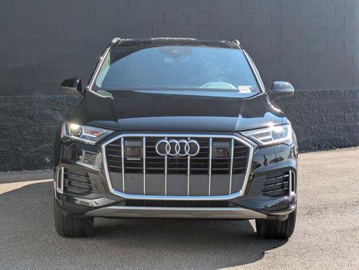 2022 Audi Q7 45 Premium Plus