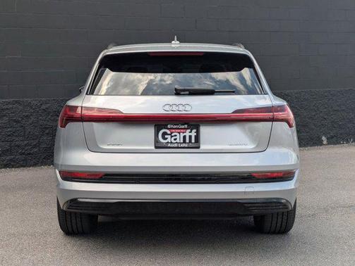 2021 Audi e-tron Premium