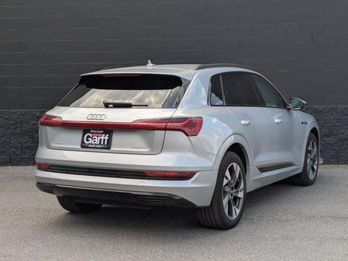 2021 Audi e-tron Premium