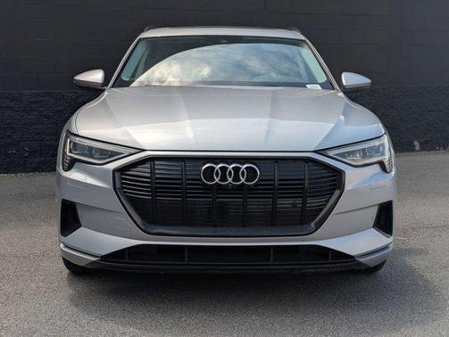2021 Audi e-tron Premium