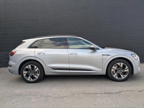 2021 Audi e-tron Premium