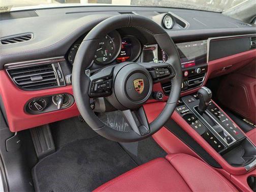 2025 Porsche Macan GTS