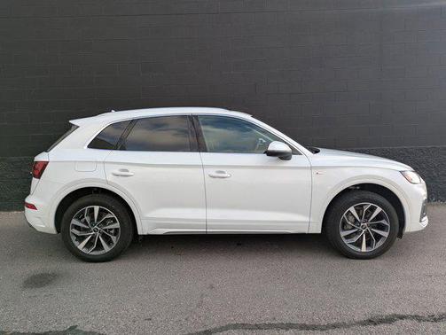 2024 Audi Q5 45 S line Premium Plus