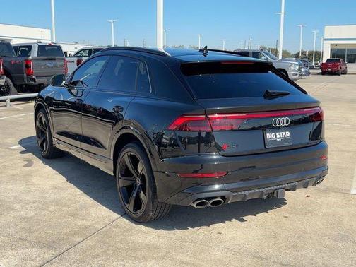 Mythos Black Metallic 2024 Audi SQ8 4.0T Premium Plus