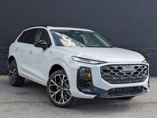 Glacier White Metallic 2026 Audi Q3 S line