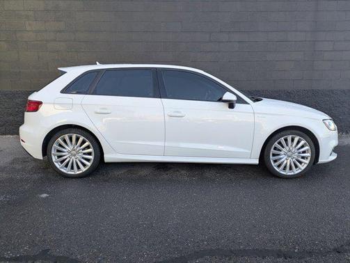 2017 Audi A3 e-tron 1.4T Premium