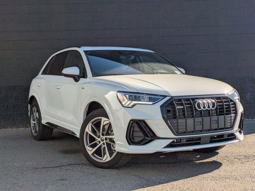 2025 Audi Q3 Premium 45 TFSI S line quattro Tiptronic