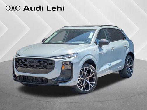 Arrow Gray Pearl Effect 2026 Audi Q3 TFSI quattro S tronic