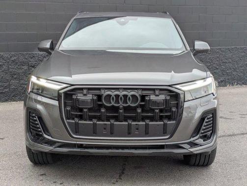 2025 Audi Q7 45 Premium Plus