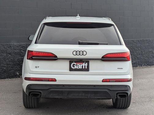 2025 Audi Q7 45 Premium