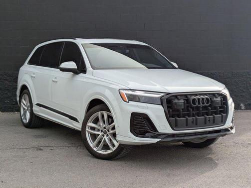 2025 Audi Q7 45 Premium