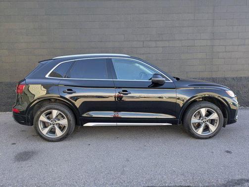 2023 Audi Q5 40 Premium Plus