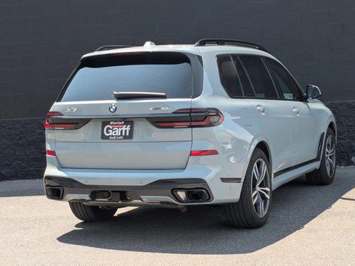 2025 BMW X7 xDrive40i