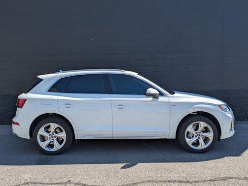 Arkona White 2024 Audi Q5 45 S line Premium Plus