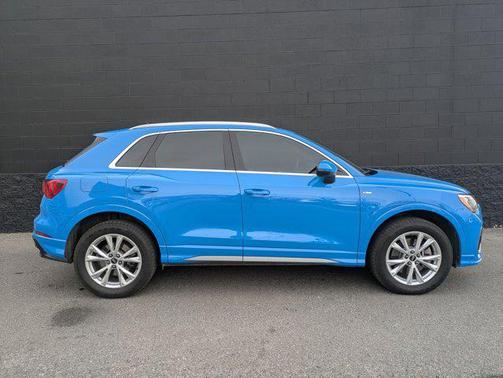 2022 Audi Q3 45 S line Premium