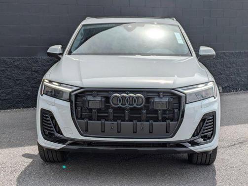 Glacier White Metallic 2026 Audi Q7 55 Premium Plus