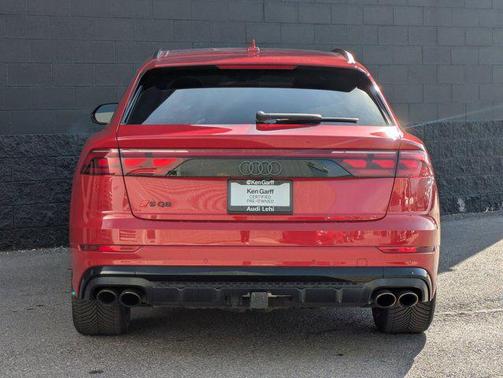 Chili Red Metallic 2024 Audi SQ8 4.0T Prestige