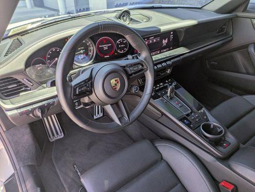 2023 Porsche 911 Carrera 4 GTS