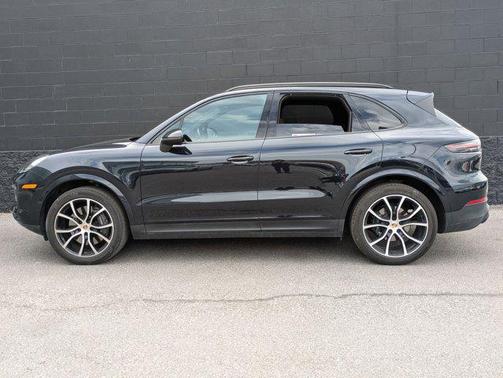 2022 Porsche Cayenne Platinum Edition