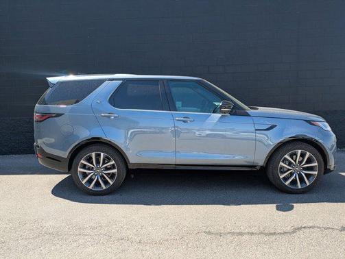 2023 Land Rover Discovery P300 S R-Dynamic
