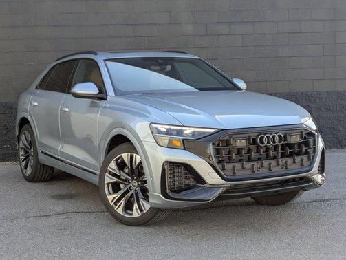 2025 Audi Q8 55 Premium